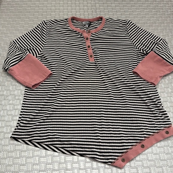 OOPS striped abstracts Asymmetrical hem t-shirt size xl - Picture 1 of 5